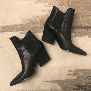 Kendall + Kylie Finley Point-Toe Chelsea Boots